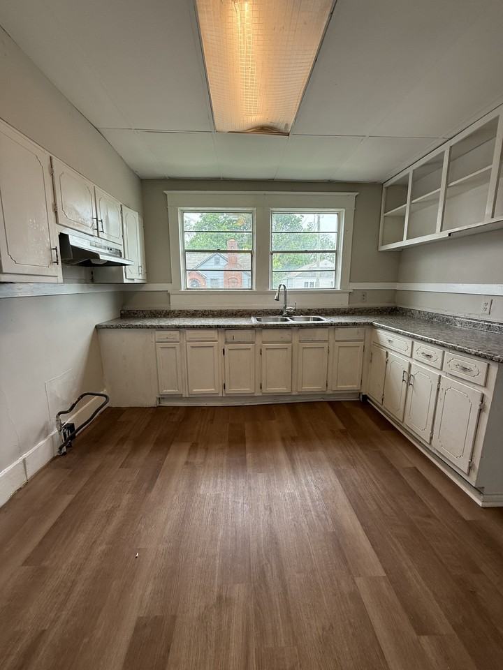 1645 Woodland Ave Sw #1 - Photo 4 of 10