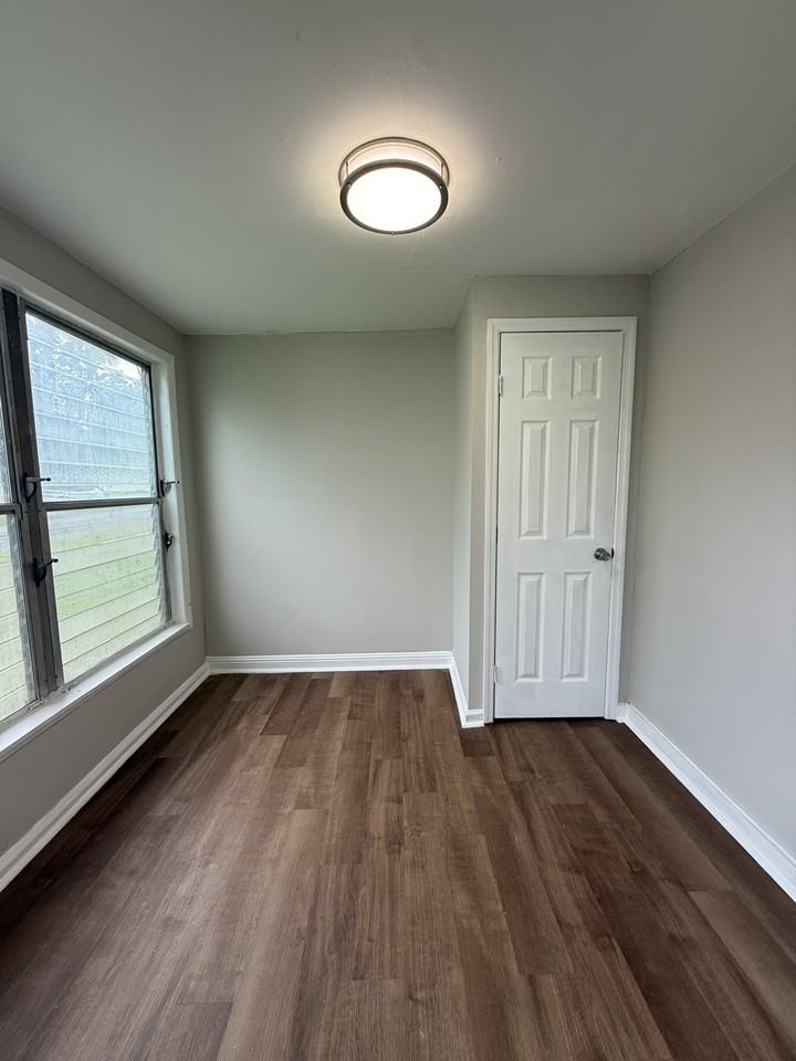 1645 Woodland Ave Sw #1 - Photo 5 of 10