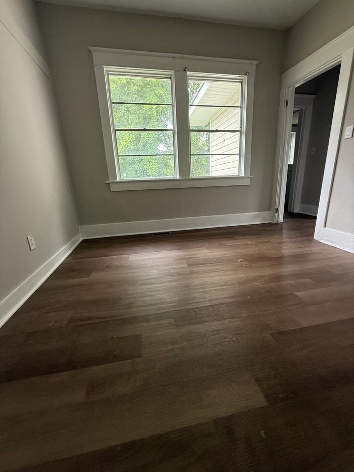 1645 Woodland Ave Sw #1 - Photo 7 of 10
