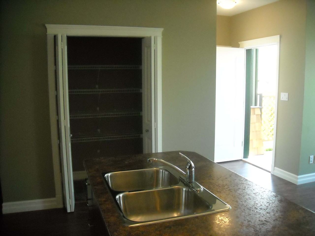 768 - 768 8th St #101 - Photo 4 of 10