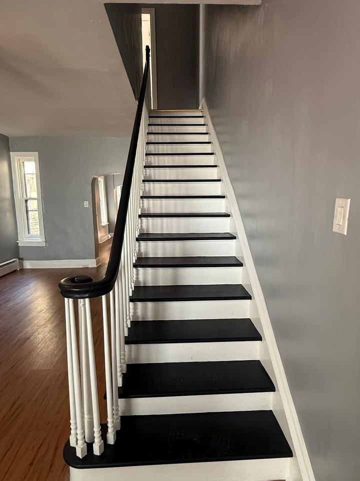 1242 Muhlenberg St #1 - Photo 2 of 10