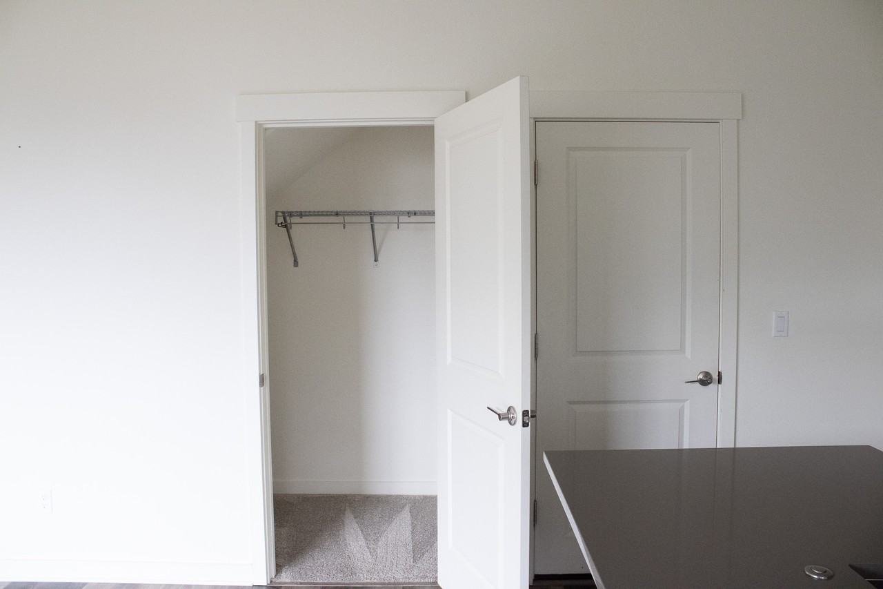 289 Ne Arrowhead Dr #1 - Photo 3 of 29