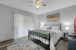 5646 Gaston Ave #219