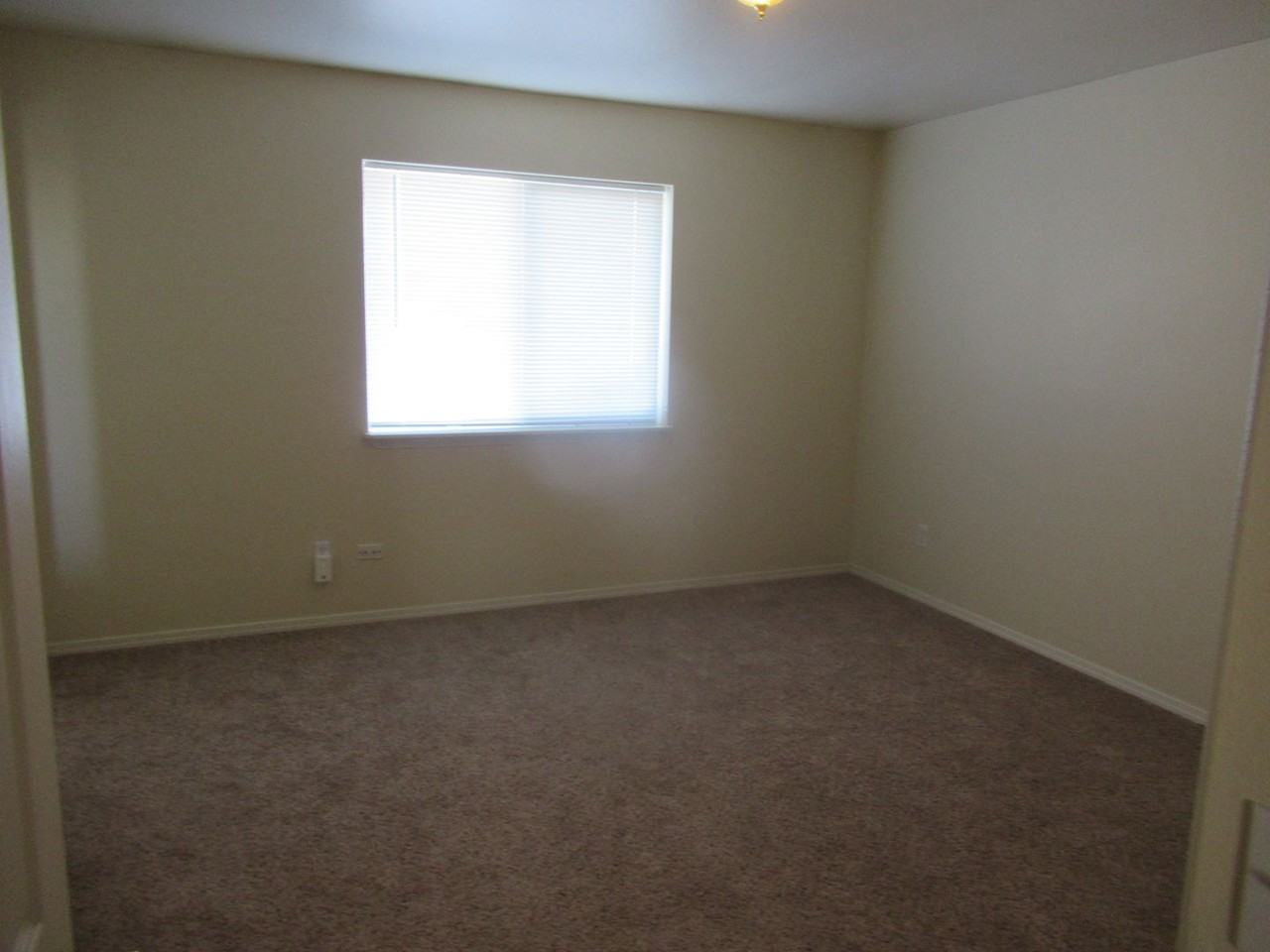 3961 Laurel Ave - Photo 7 of 8