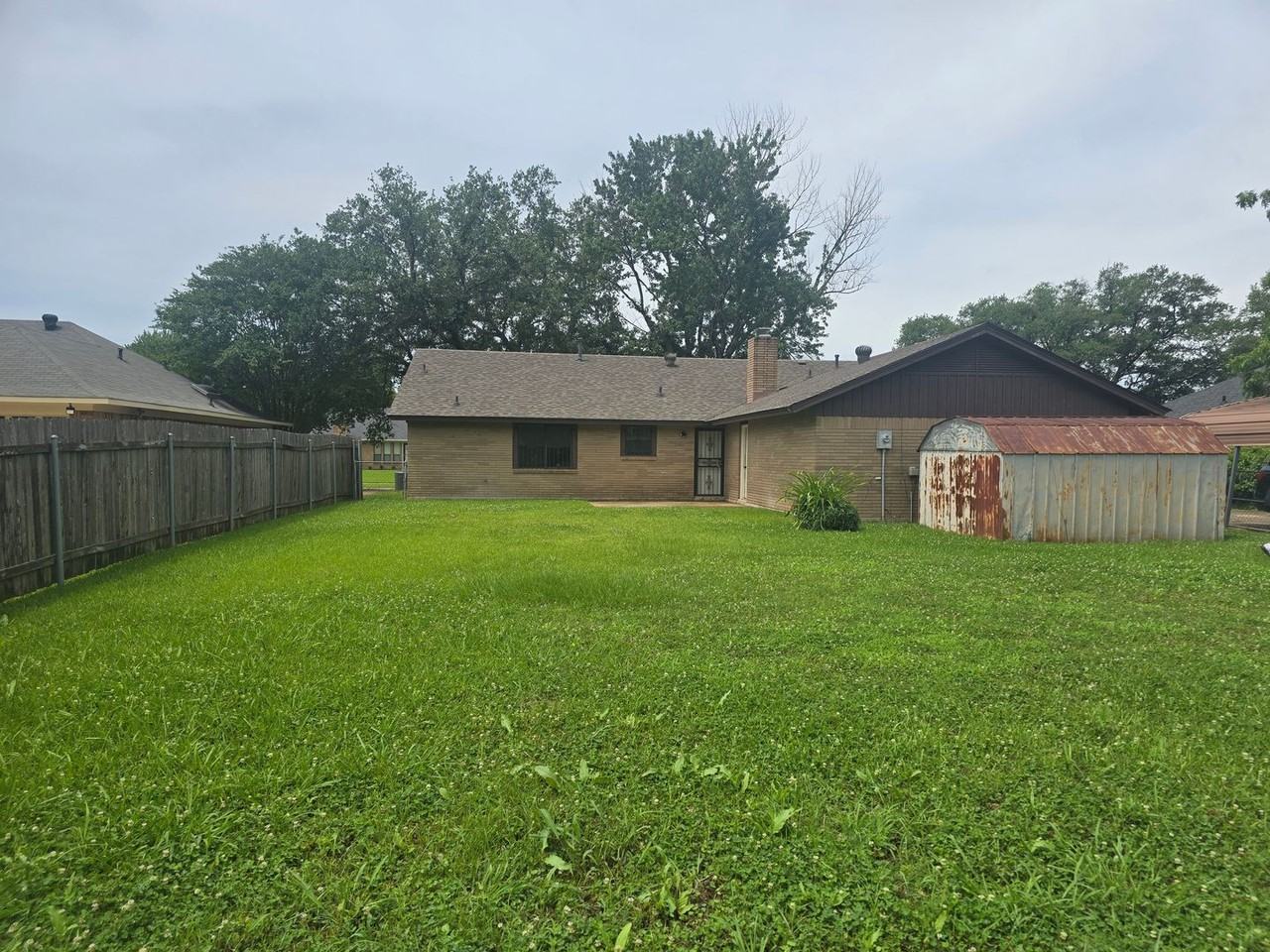 5403 Bayou Dr - Photo 2 of 14