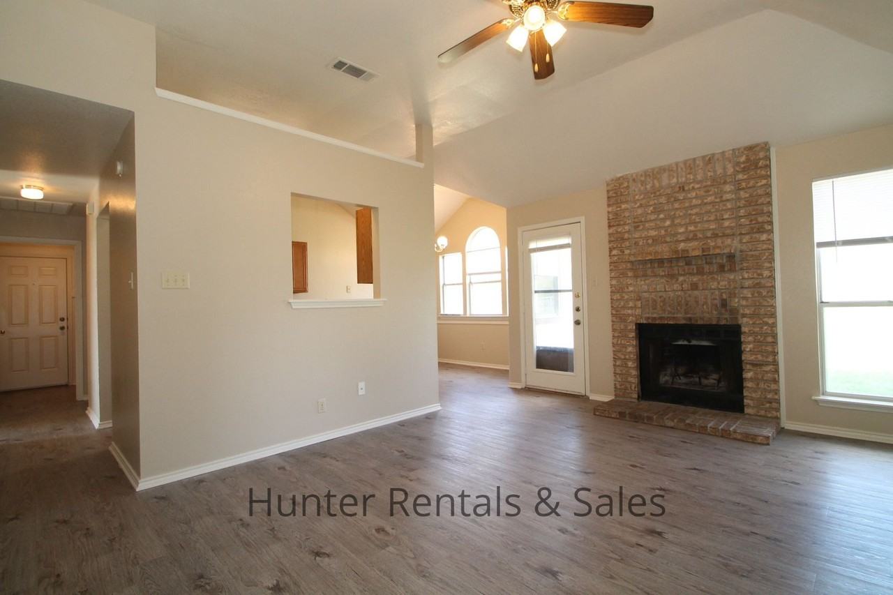 3801 Winchester Dr - Photo 5 of 23