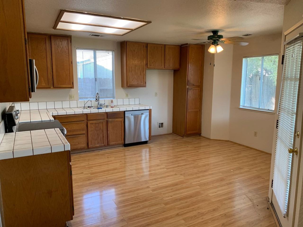 321 Thomsen Rd - Photo 5 of 15