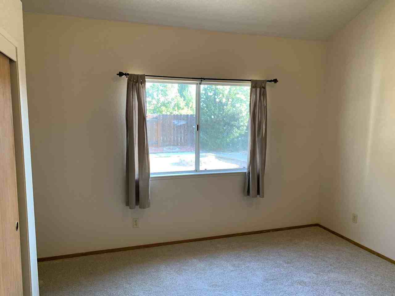 321 Thomsen Rd - Photo 6 of 15