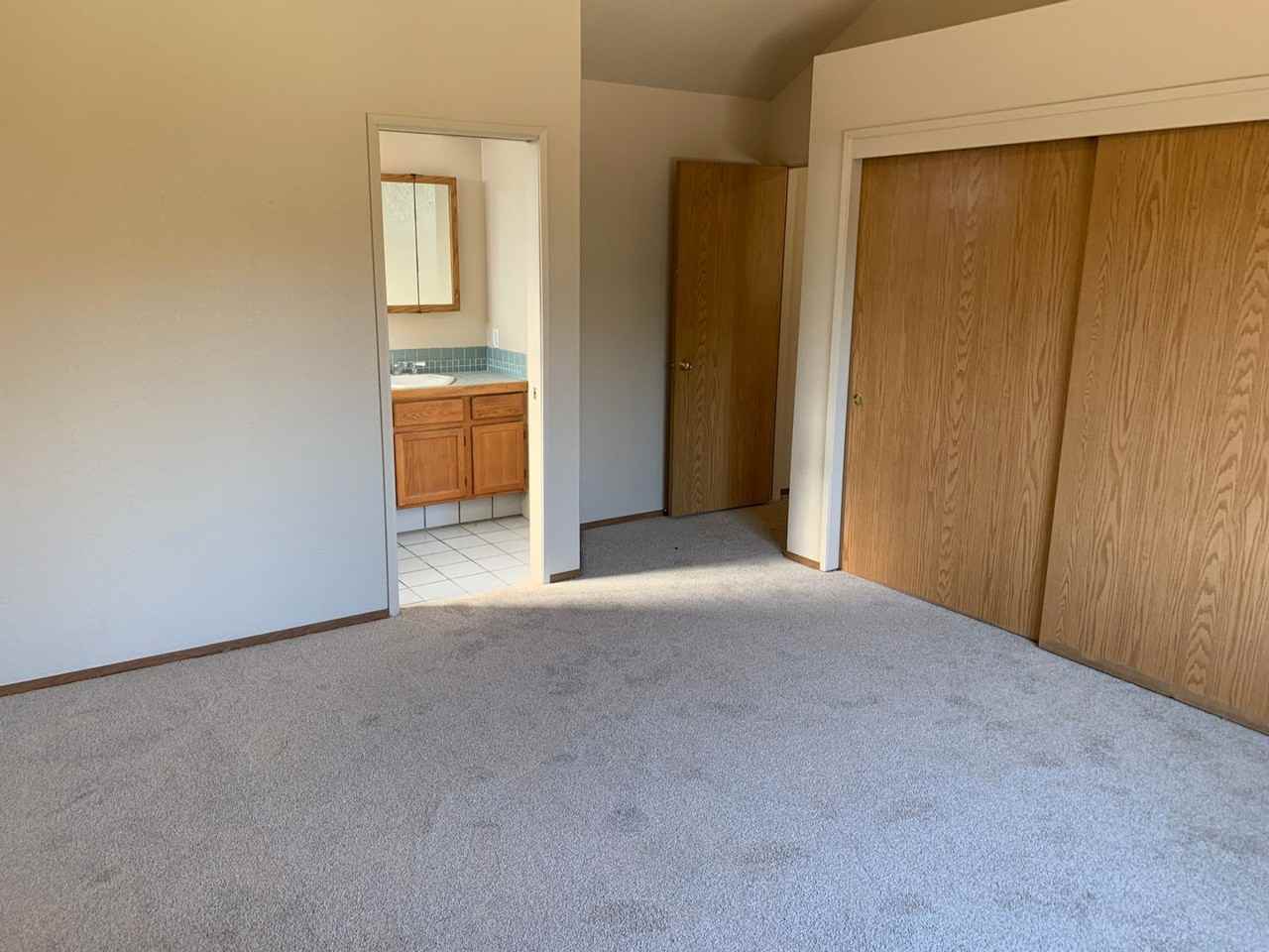321 Thomsen Rd - Photo 7 of 15