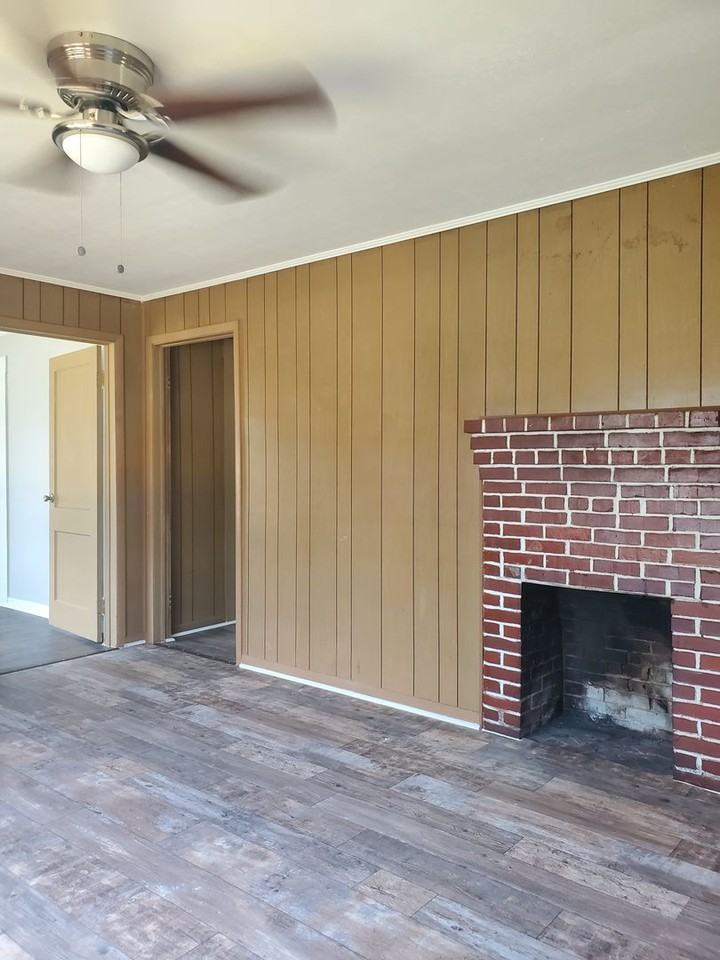 310 Savannah Ave - Photo 2 of 8