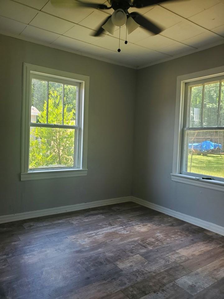 310 Savannah Ave - Photo 3 of 8