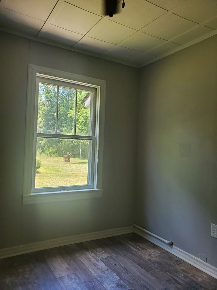 310 Savannah Ave - Photo 4 of 8