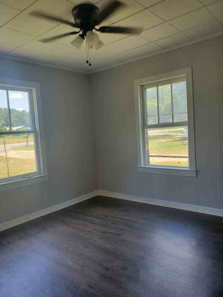 310 Savannah Ave - Photo 6 of 8