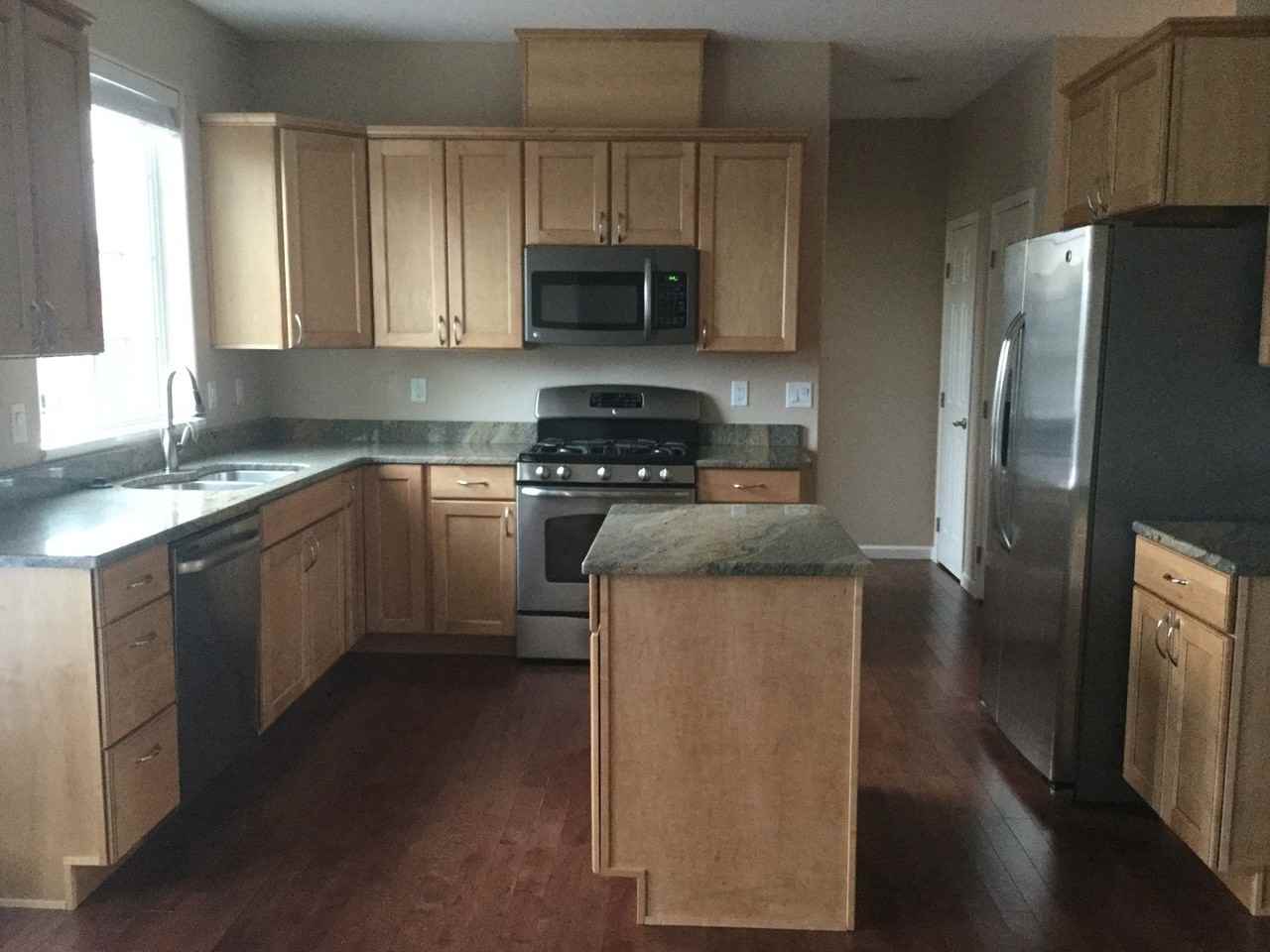2642 Newton St - Photo 4 of 11