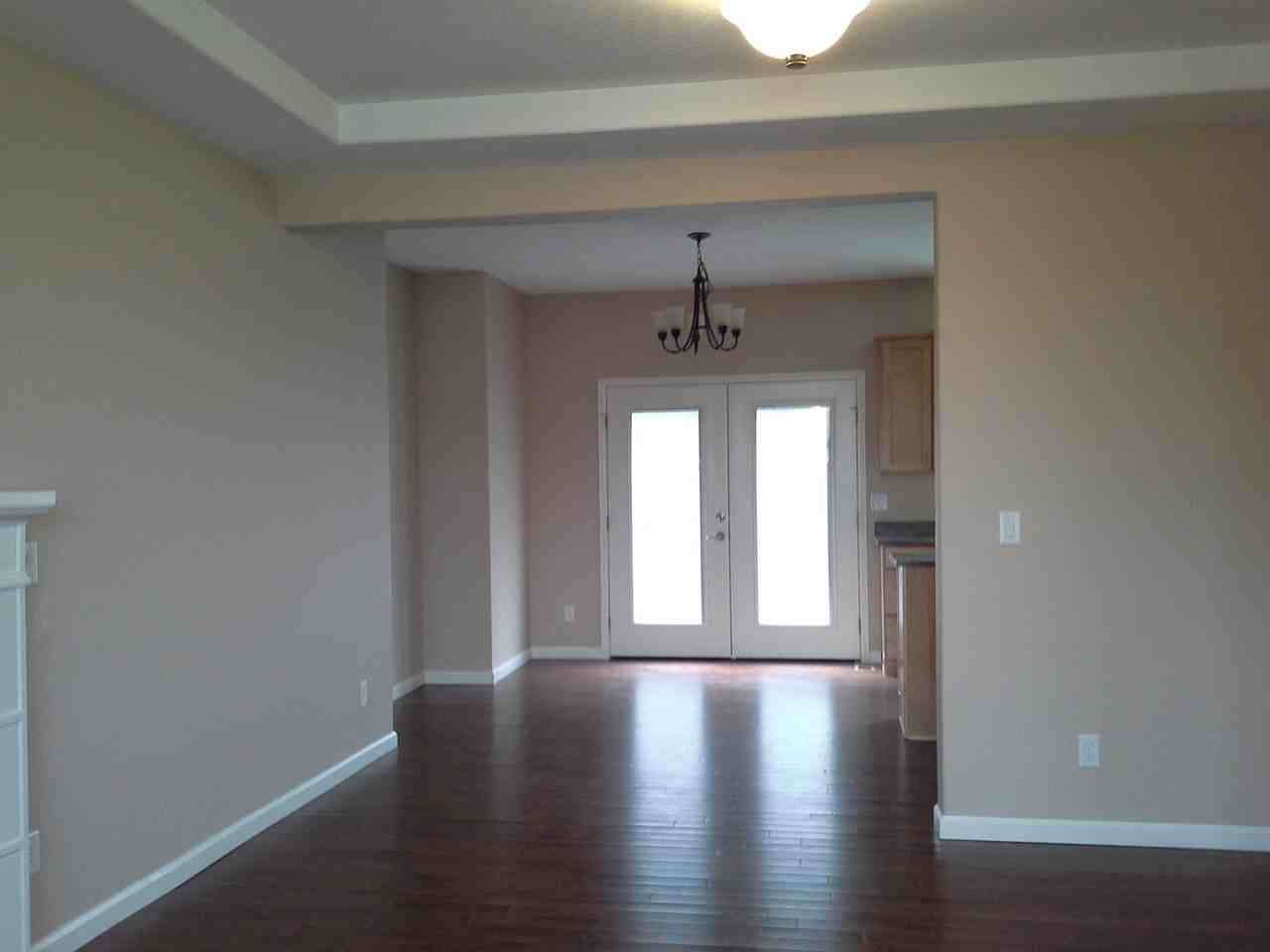 2642 Newton St - Photo 5 of 11