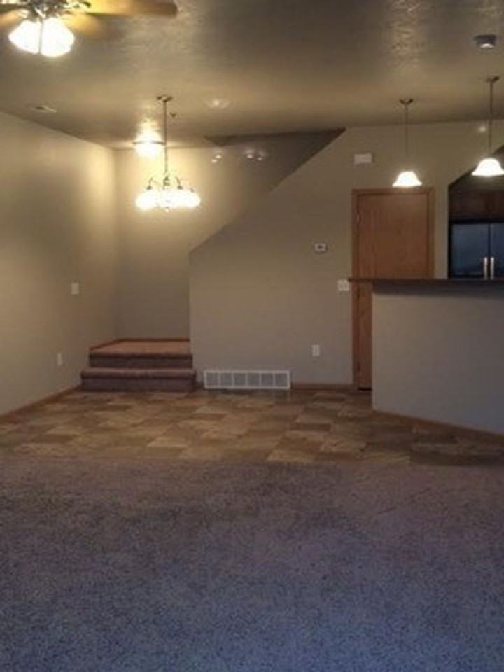 1414 31st Ave Se - Photo 2 of 11
