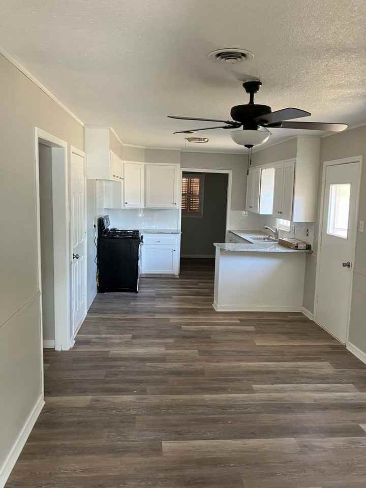 3702 Wilshire Dr - Photo 2 of 12