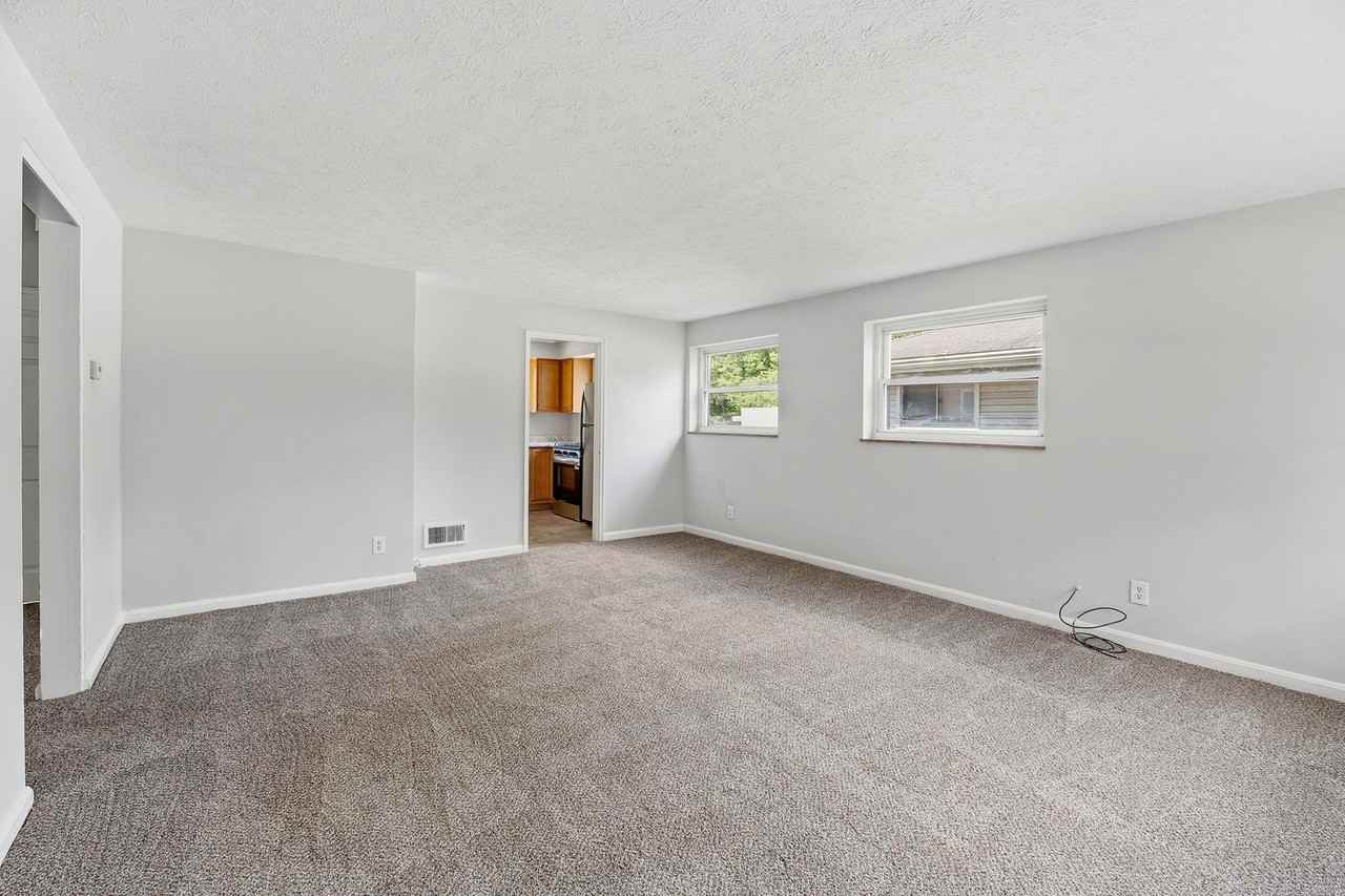 4220 Viewland Pl - Photo 5 of 22