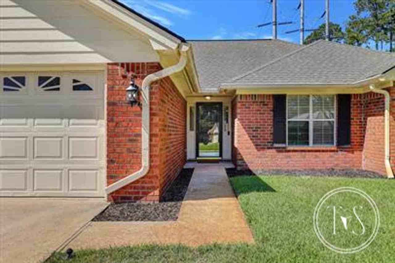 801 Winchester Rd - Photo 2 of 10