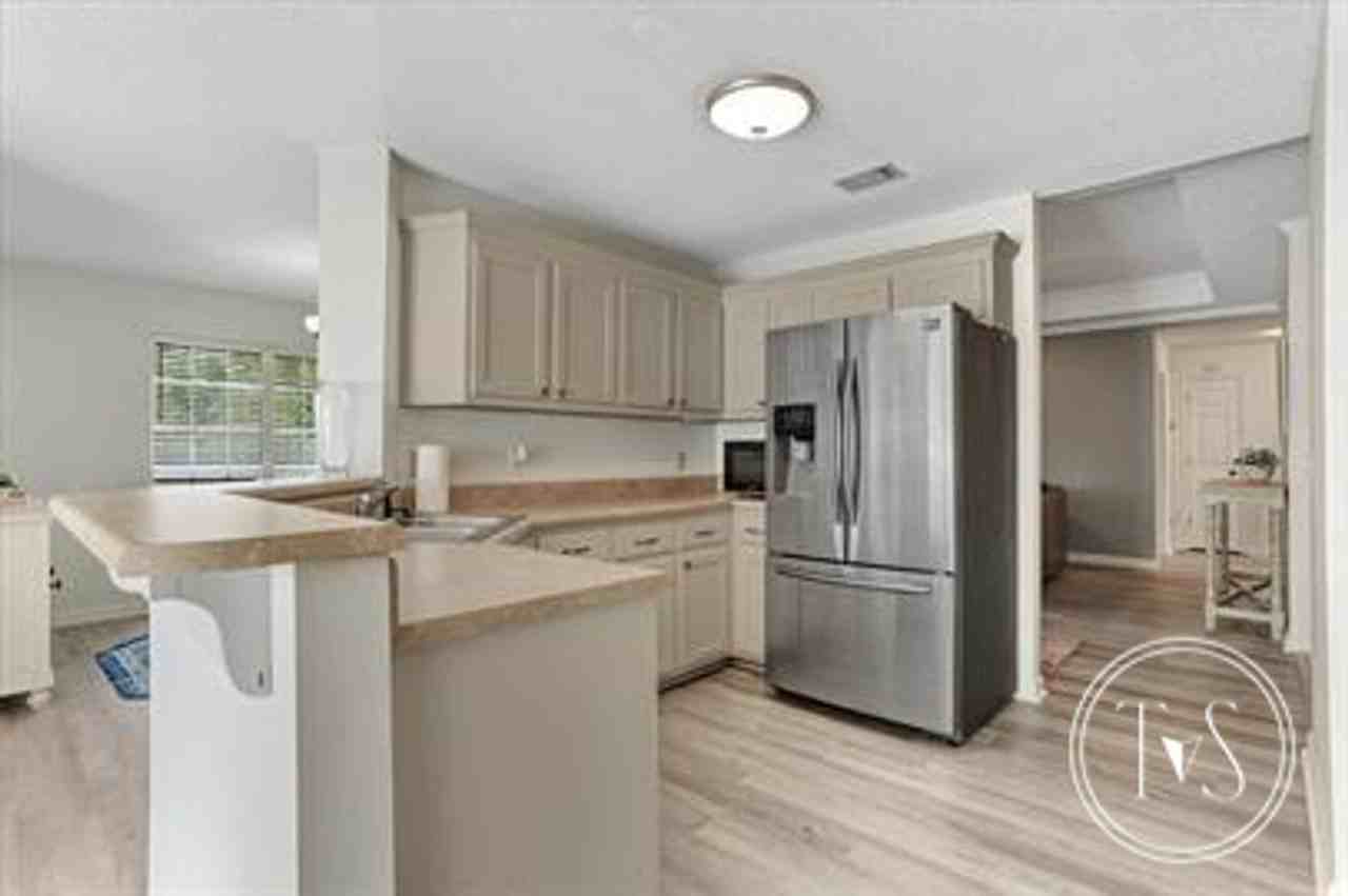 801 Winchester Rd - Photo 7 of 10