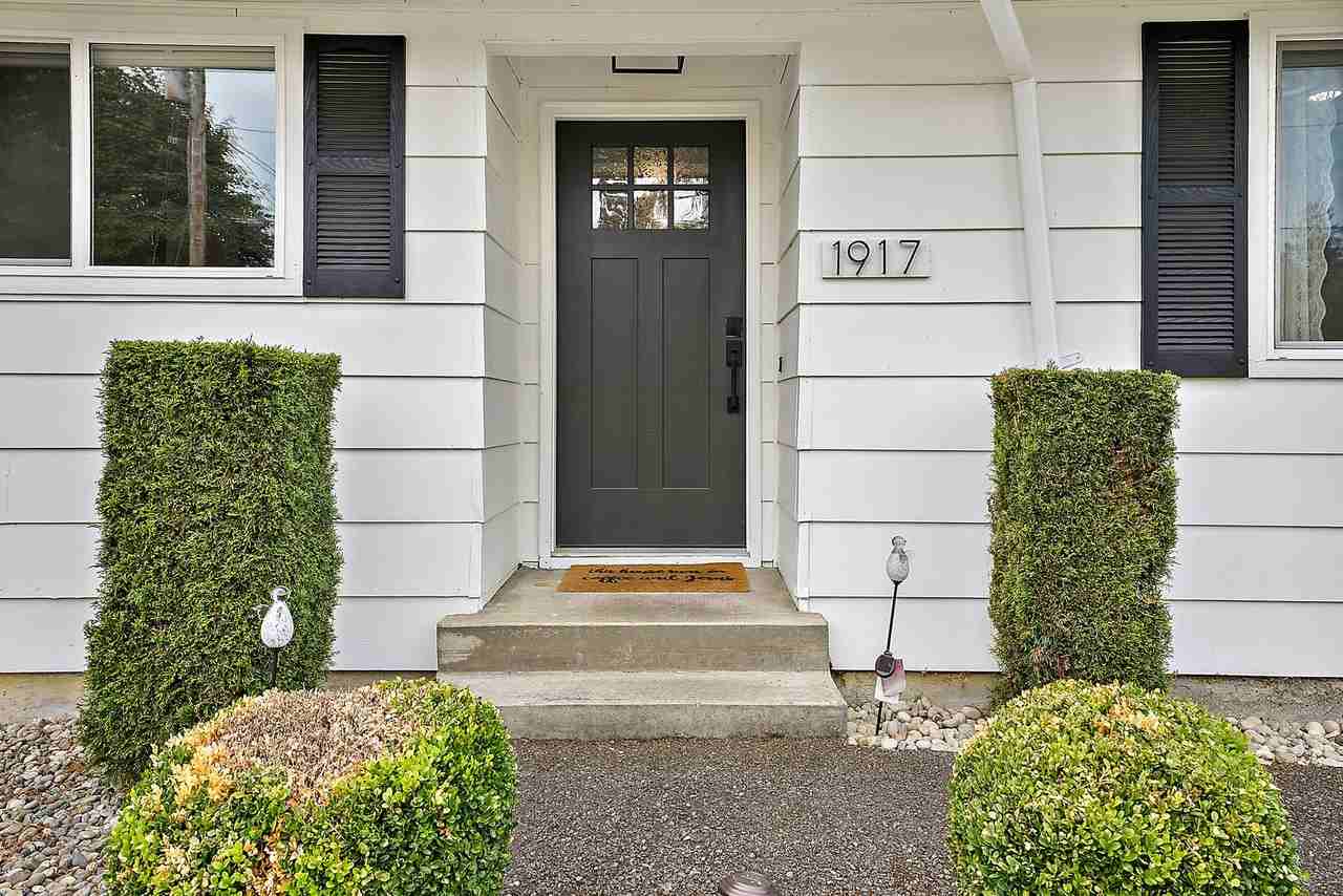 1917 Mark St Ne - Photo 3 of 50