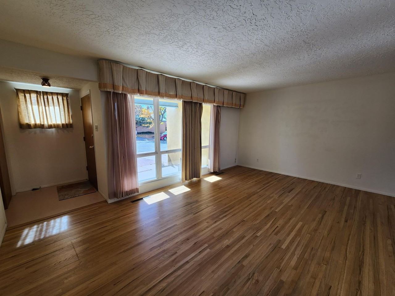 1324 Galisteo Pkwy - Photo 2 of 13