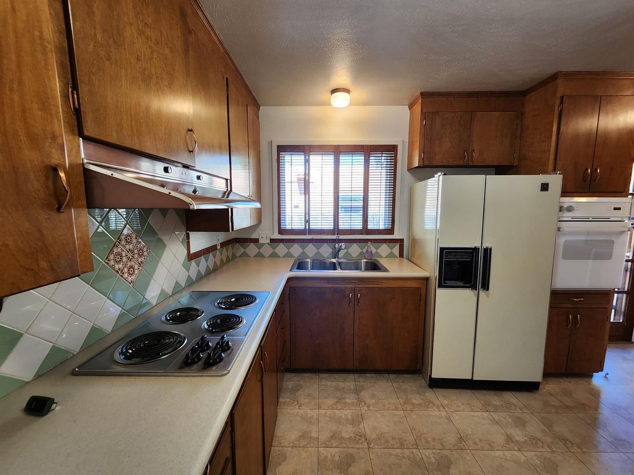 1324 Galisteo Pkwy - Photo 4 of 13