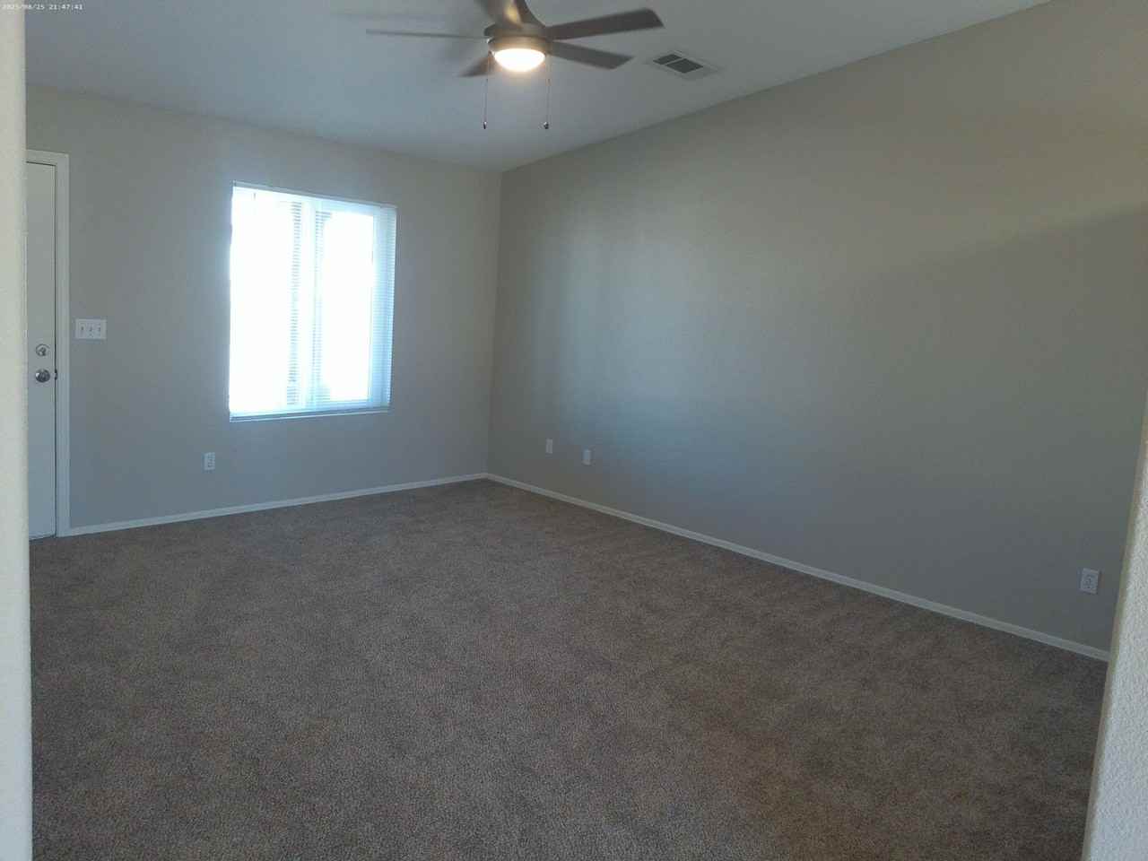 3128 Jamaica Blvd S - Photo 4 of 23