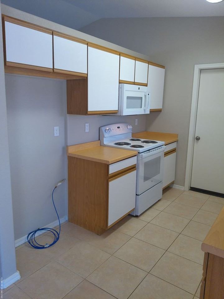 3128 Jamaica Blvd S - Photo 7 of 23