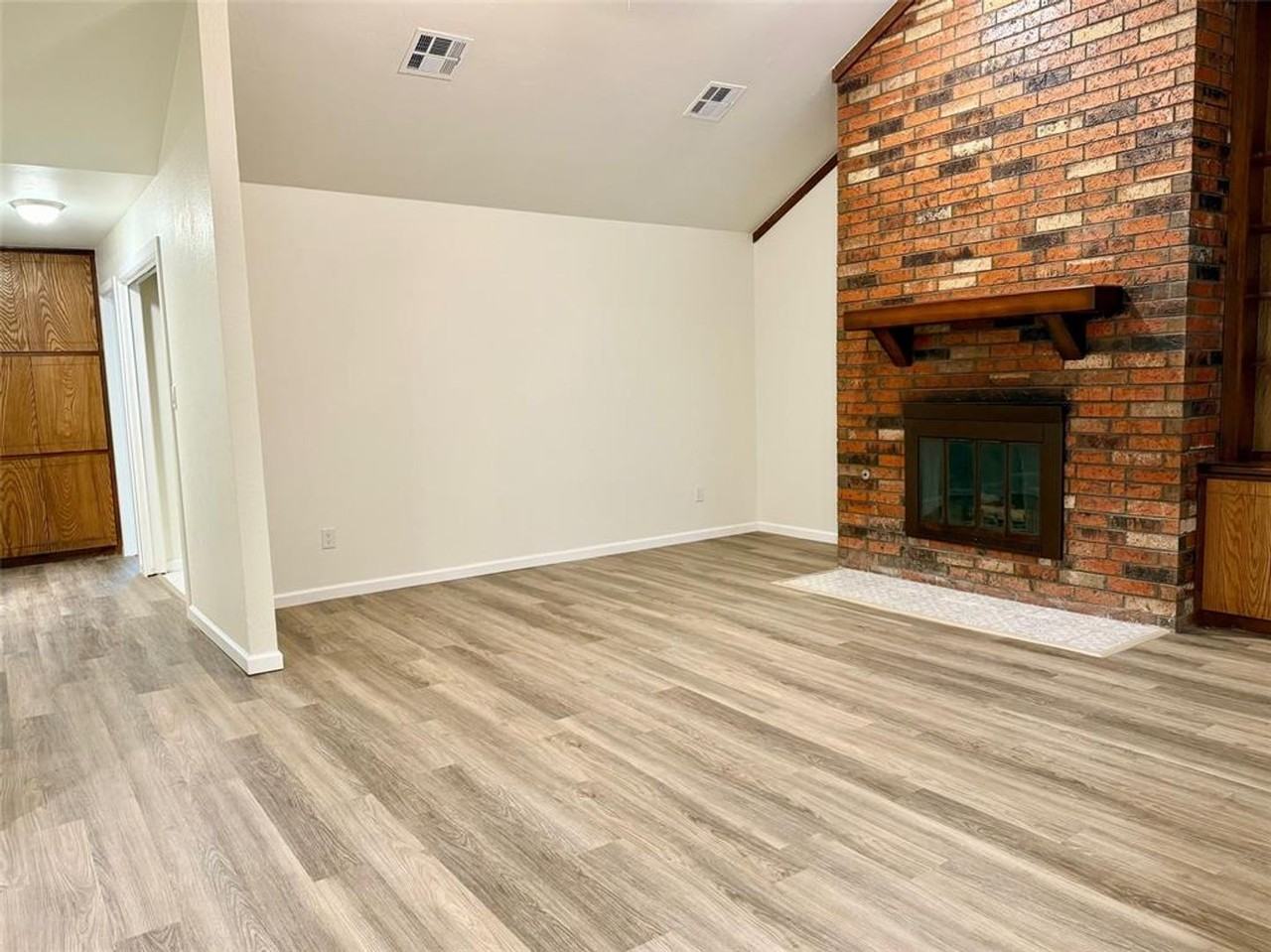 1800 Hillcrest Dr - Photo 3 of 24