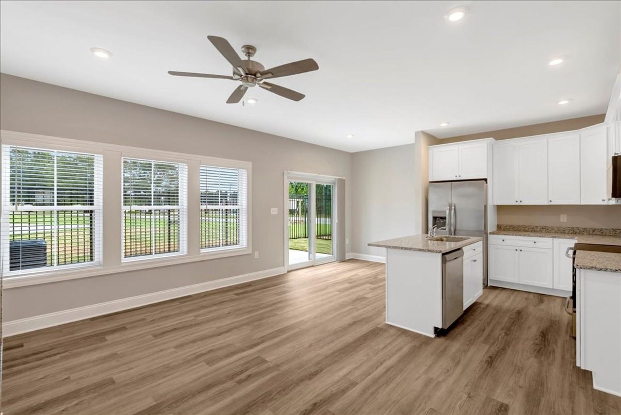 849 N Mecklenburg Ave - Photo 2 of 28