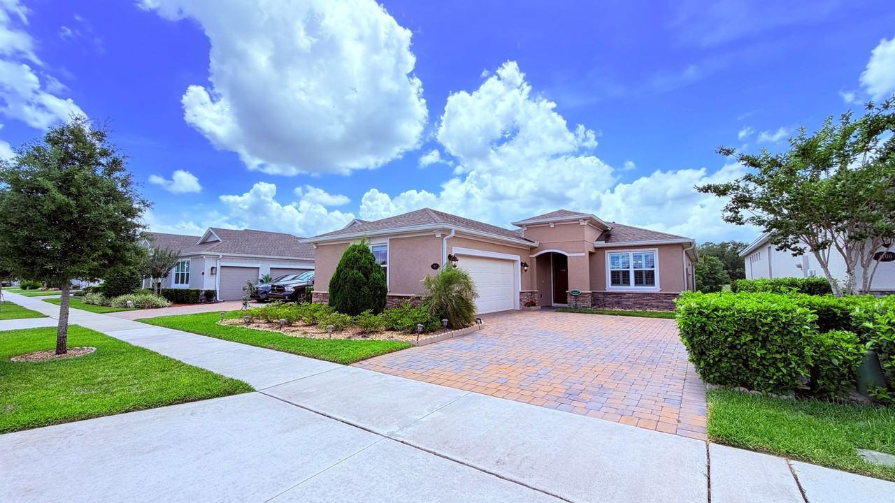 1102 Victoria Hills Dr S - Photo 2 of 41