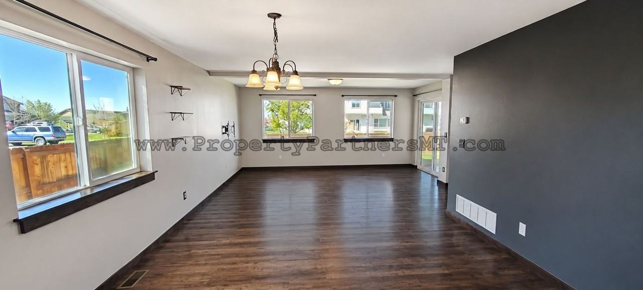107 Tail Feather Ln - Photo 2 of 12