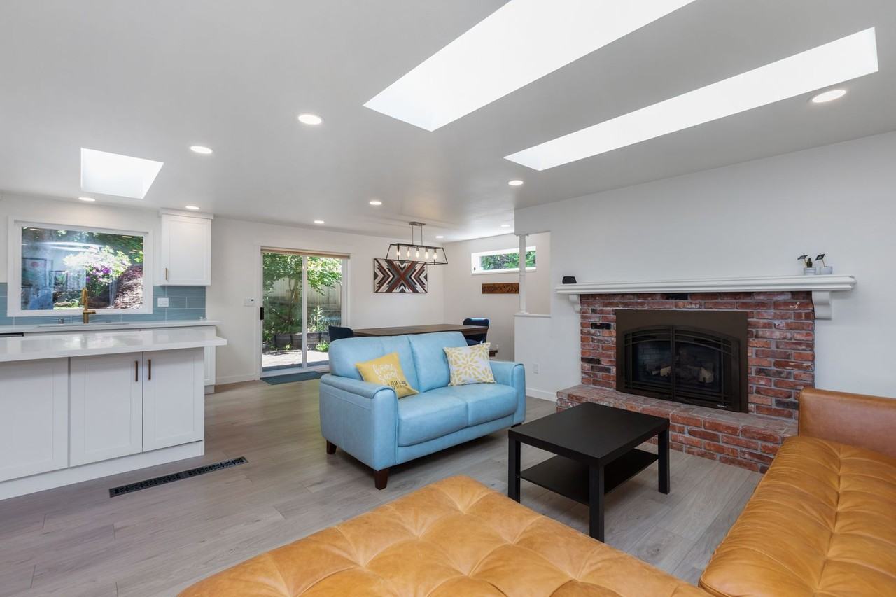 1404 Nw 198th St - Photo 5 of 50