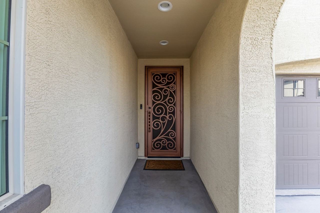 1527 W Windhaven Ave - Photo 3 of 39
