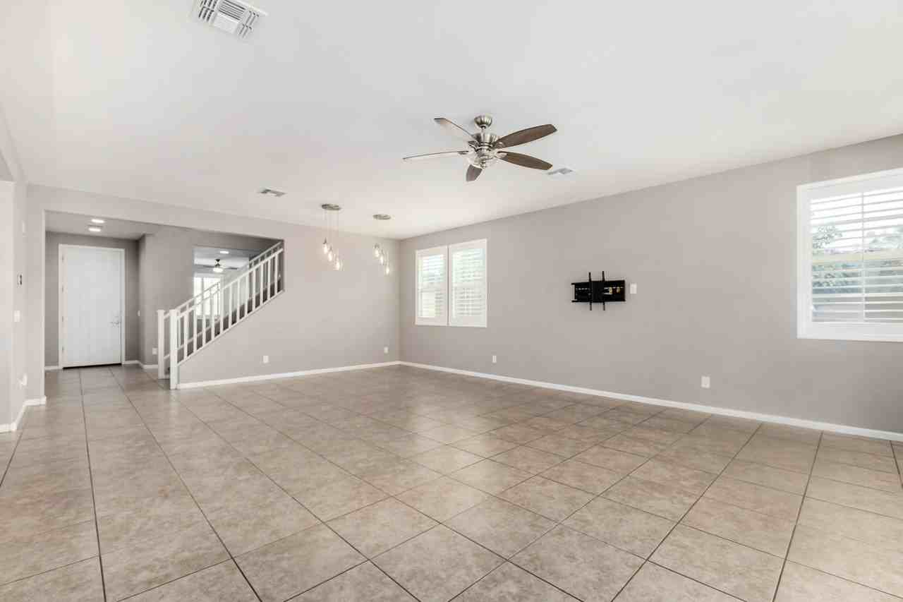 1527 W Windhaven Ave - Photo 6 of 39