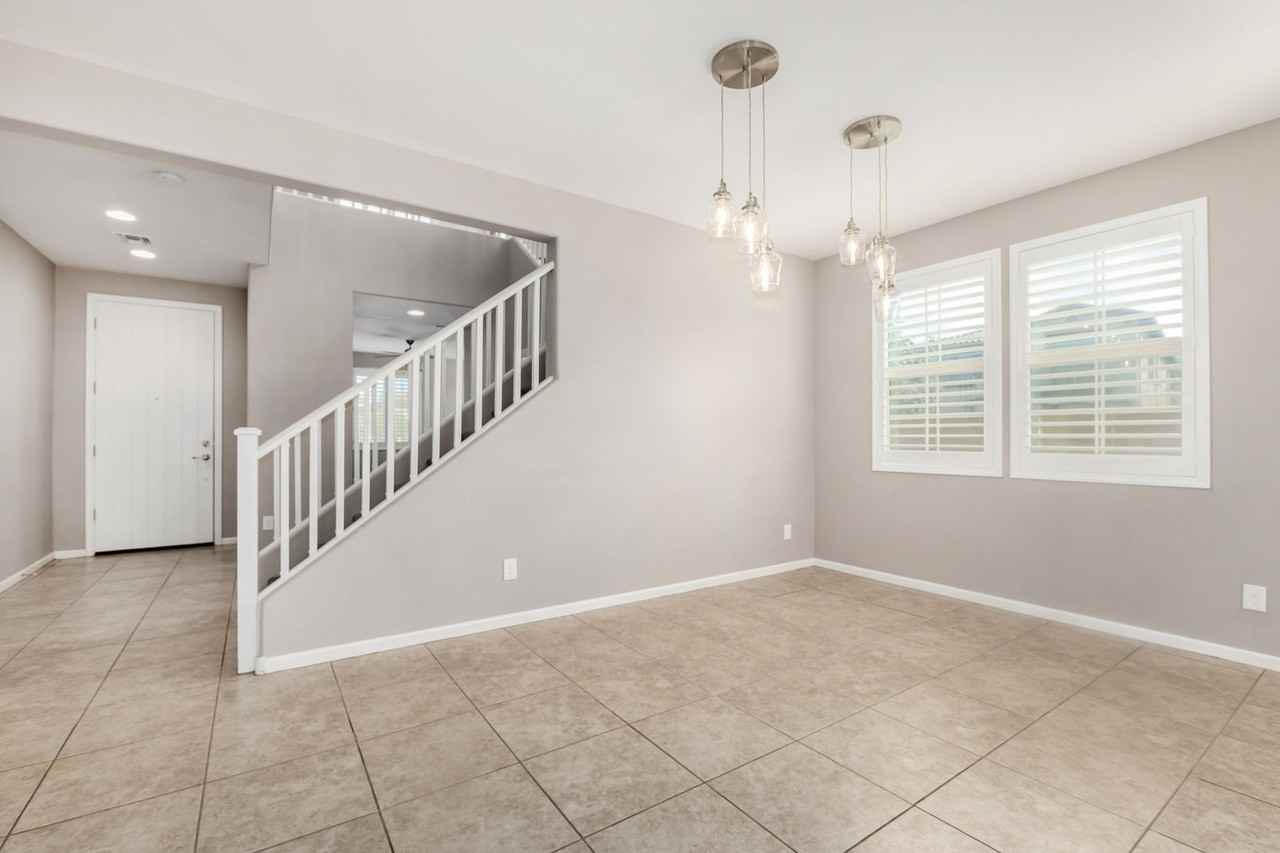 1527 W Windhaven Ave - Photo 7 of 39
