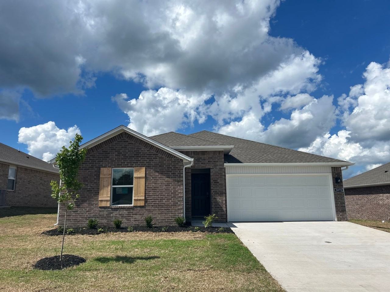 3070 Rosalee Ln