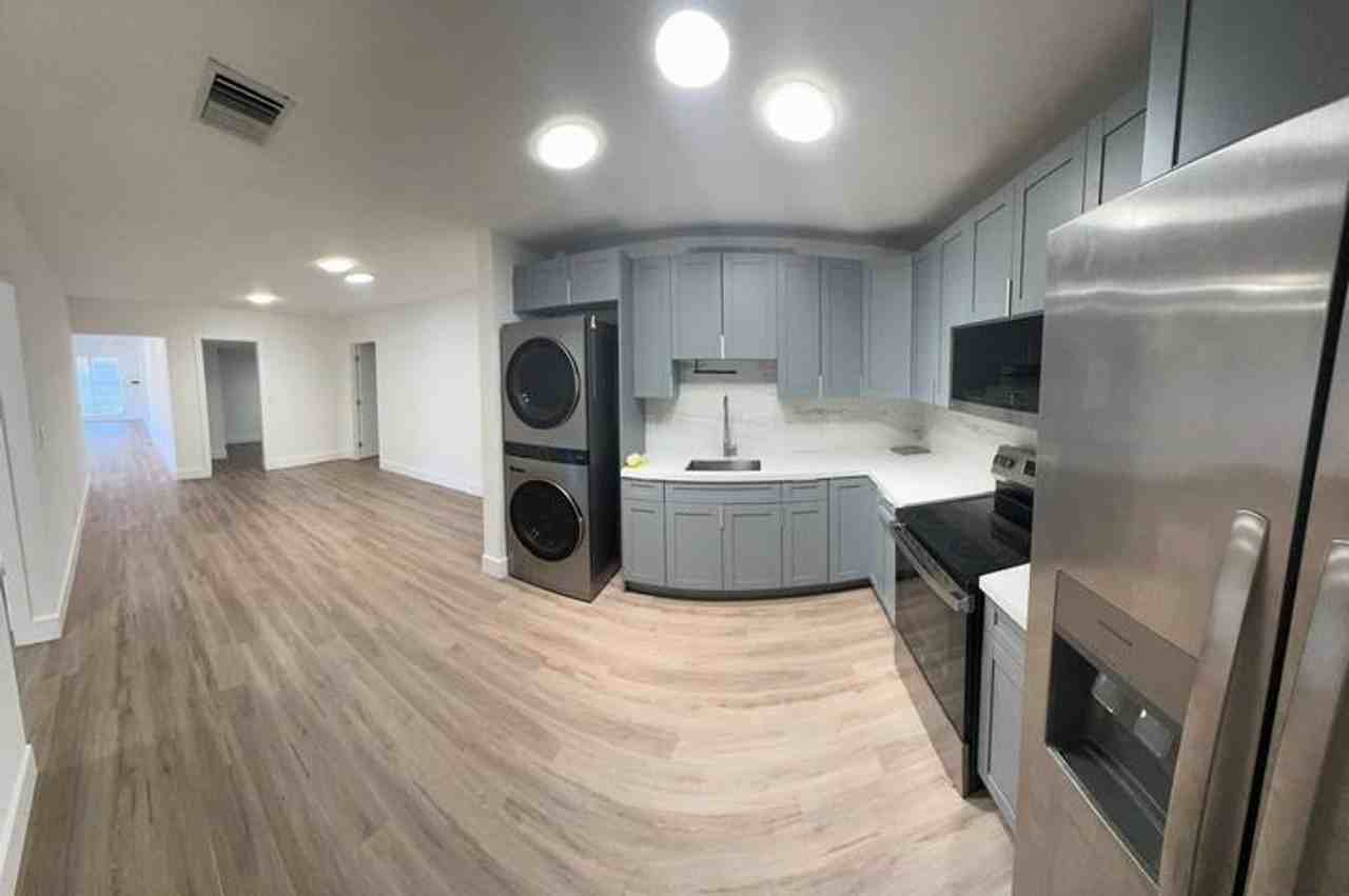 1101 S Seacrest Blvd - Photo 2 of 21