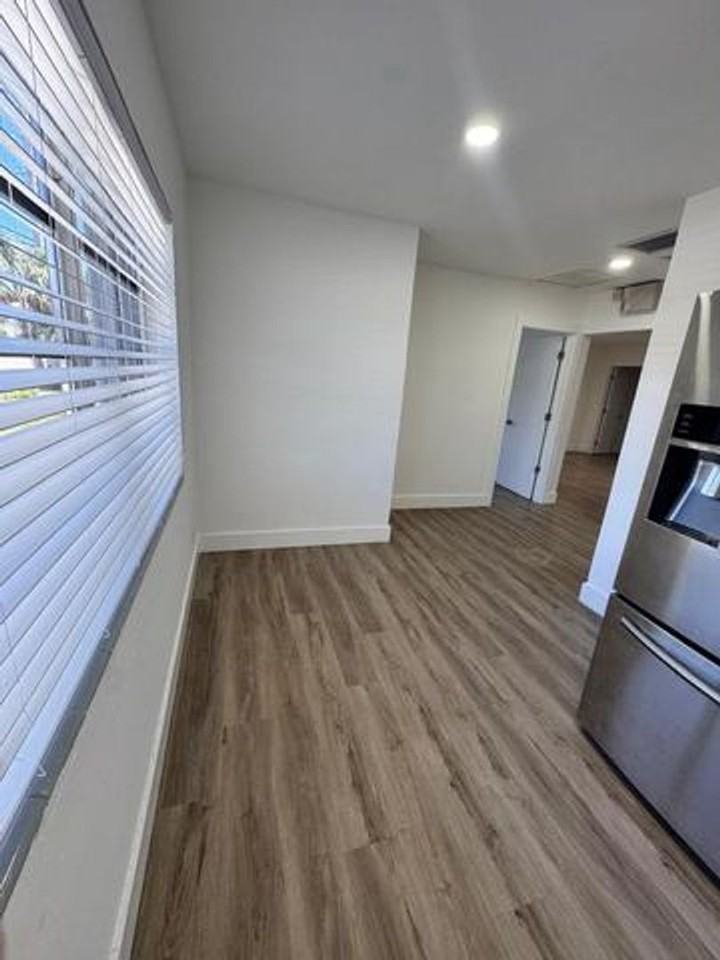 1101 S Seacrest Blvd - Photo 4 of 21