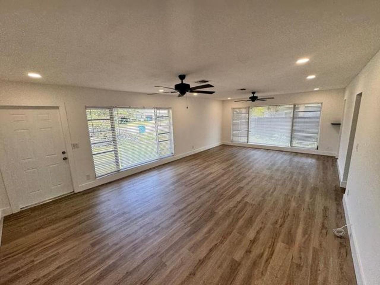 1101 S Seacrest Blvd - Photo 6 of 21