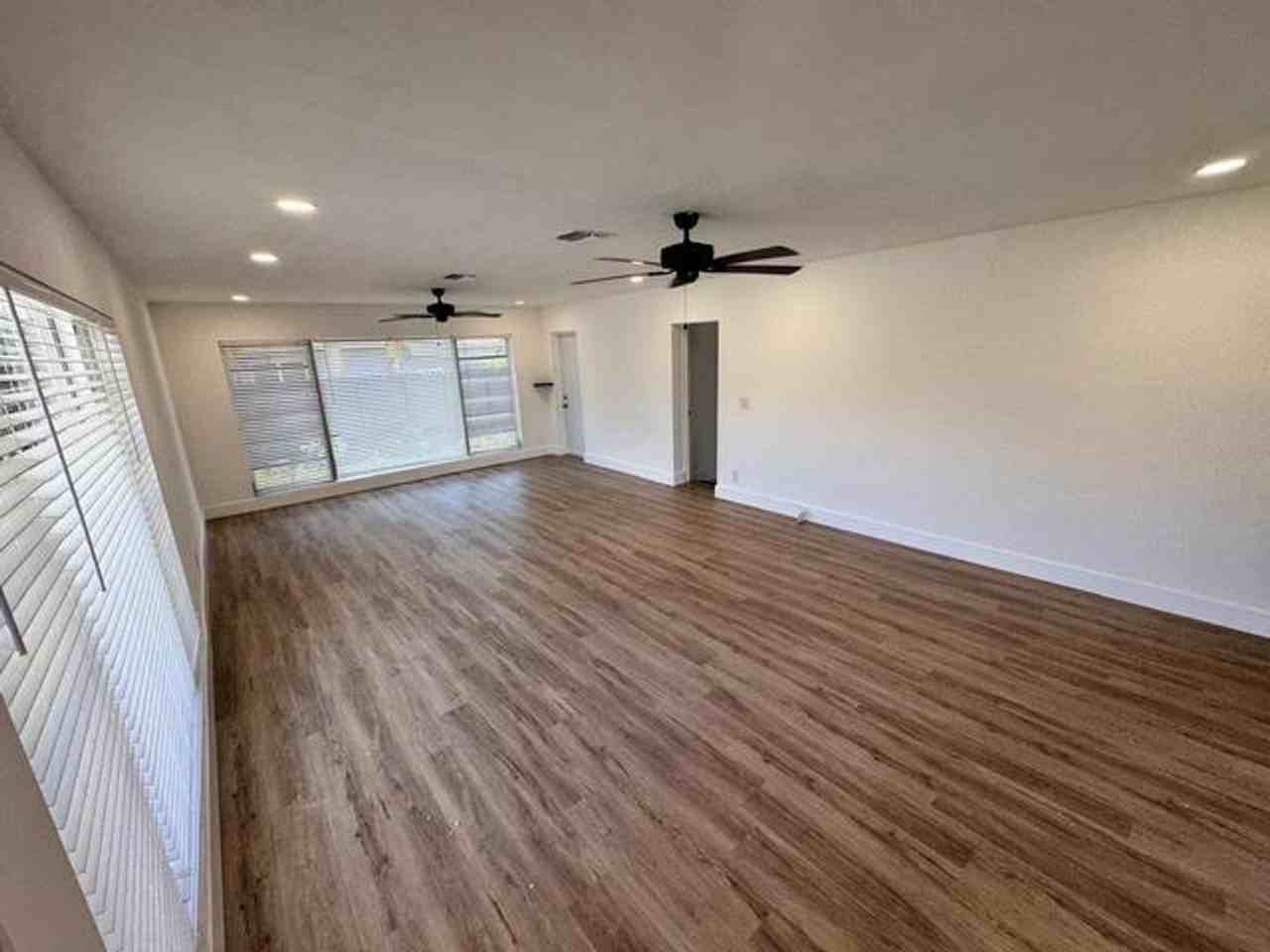 1101 S Seacrest Blvd - Photo 7 of 21