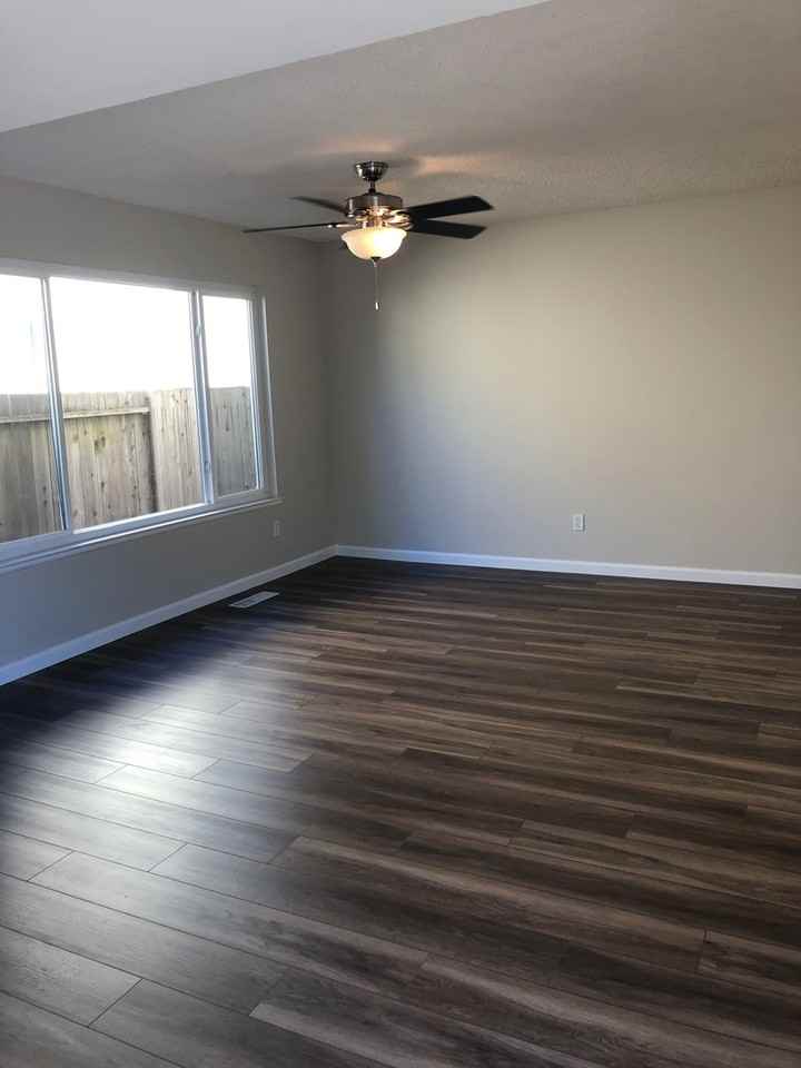 1745 Glenbrook Dr - Photo 6 of 15