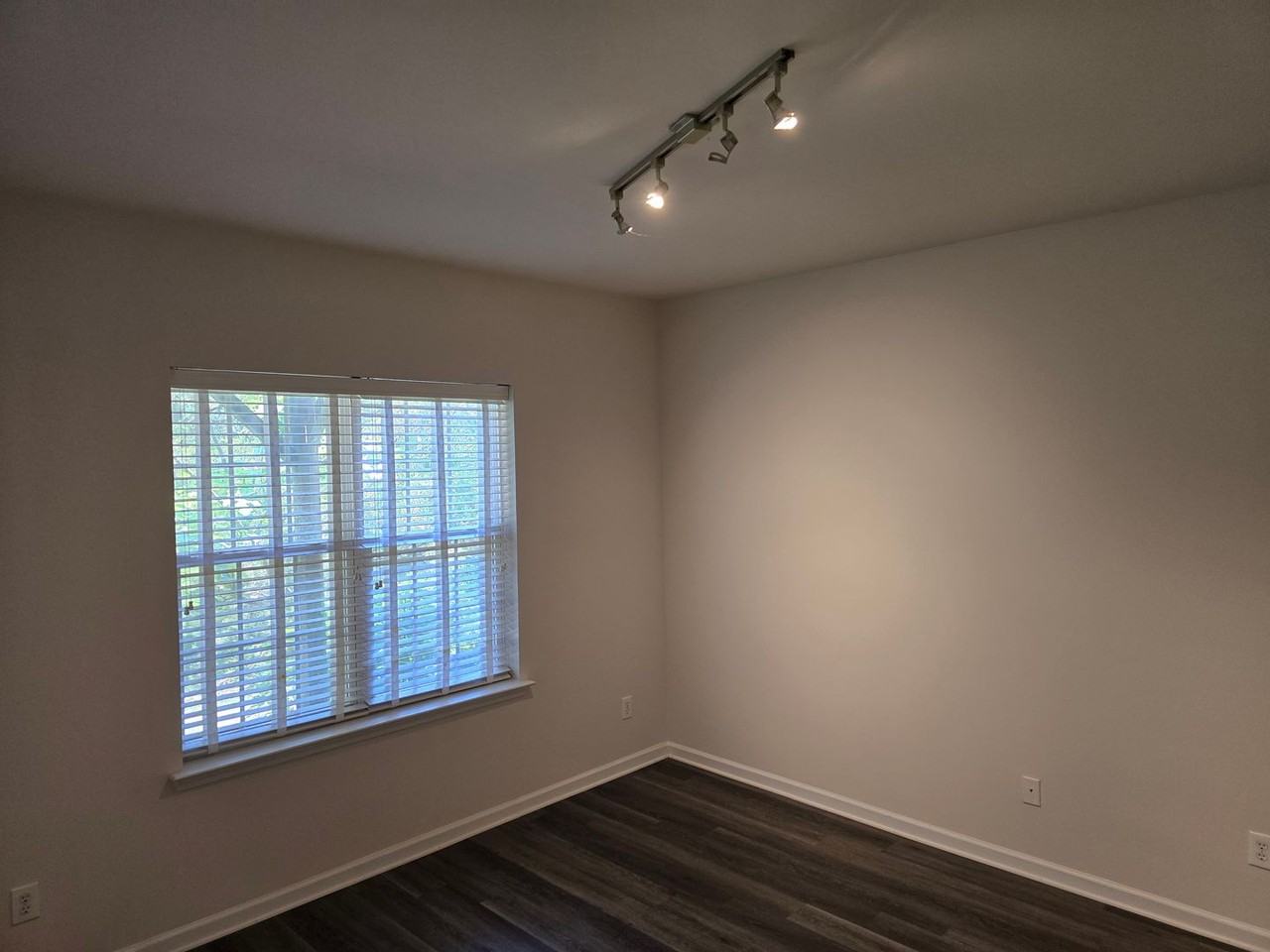 802 Sutter Gate Ln - Photo 5 of 24