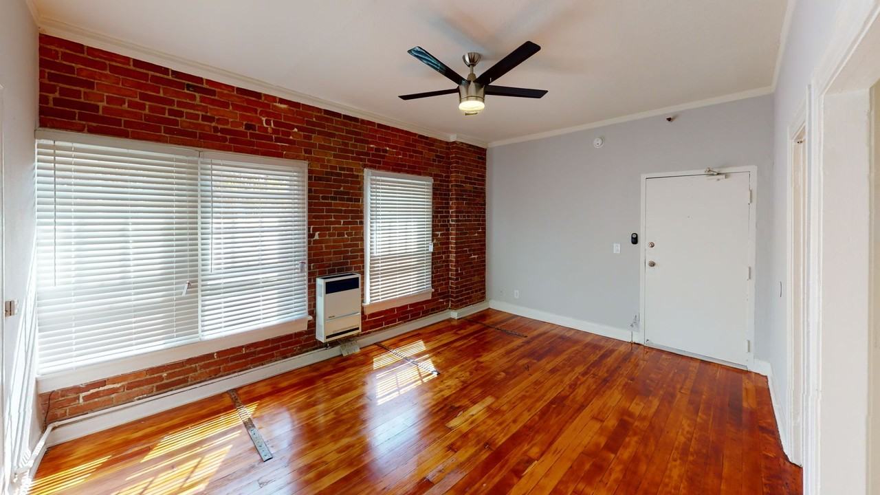 KMR - Kenmore Apts. - Photo 2 of 4