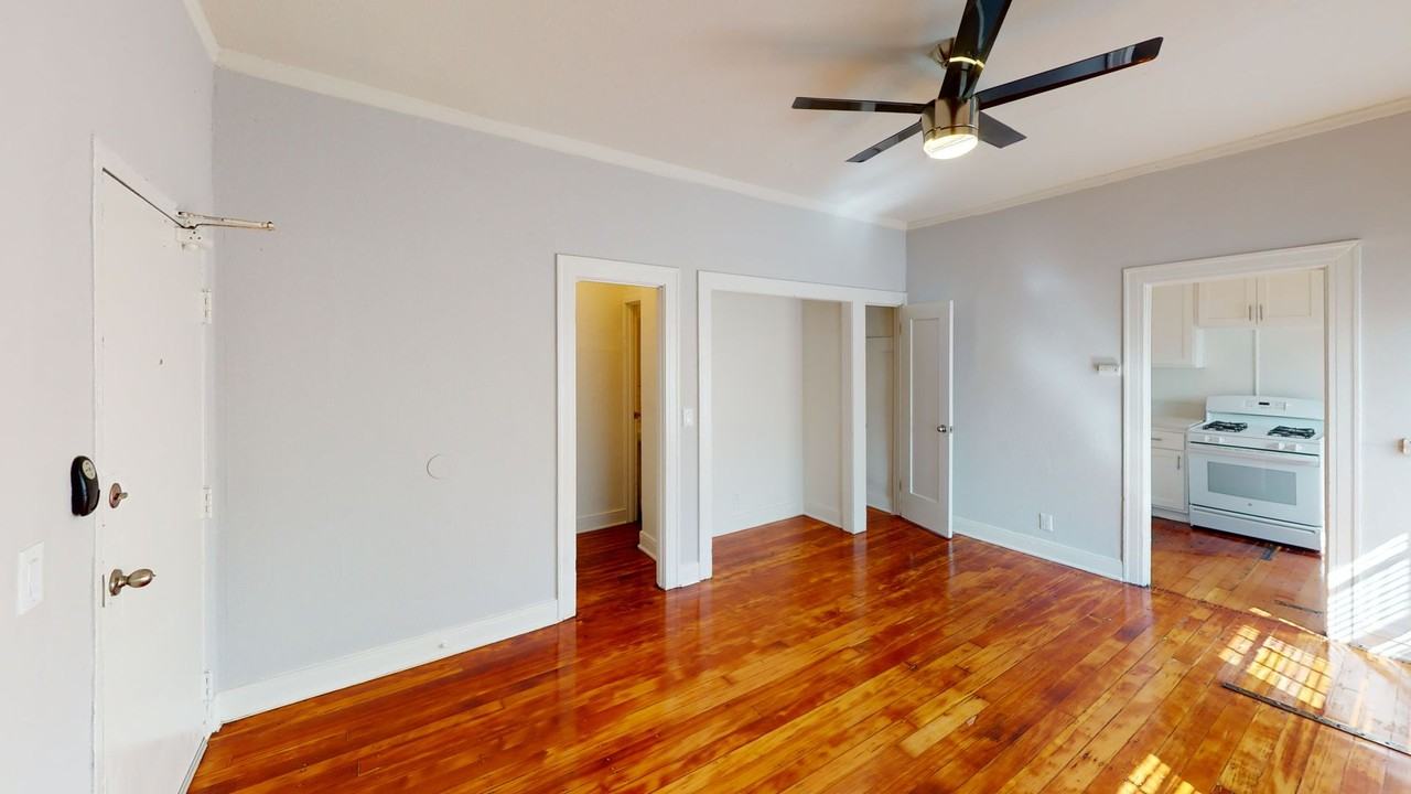 KMR - Kenmore Apts. - Photo 4 of 4