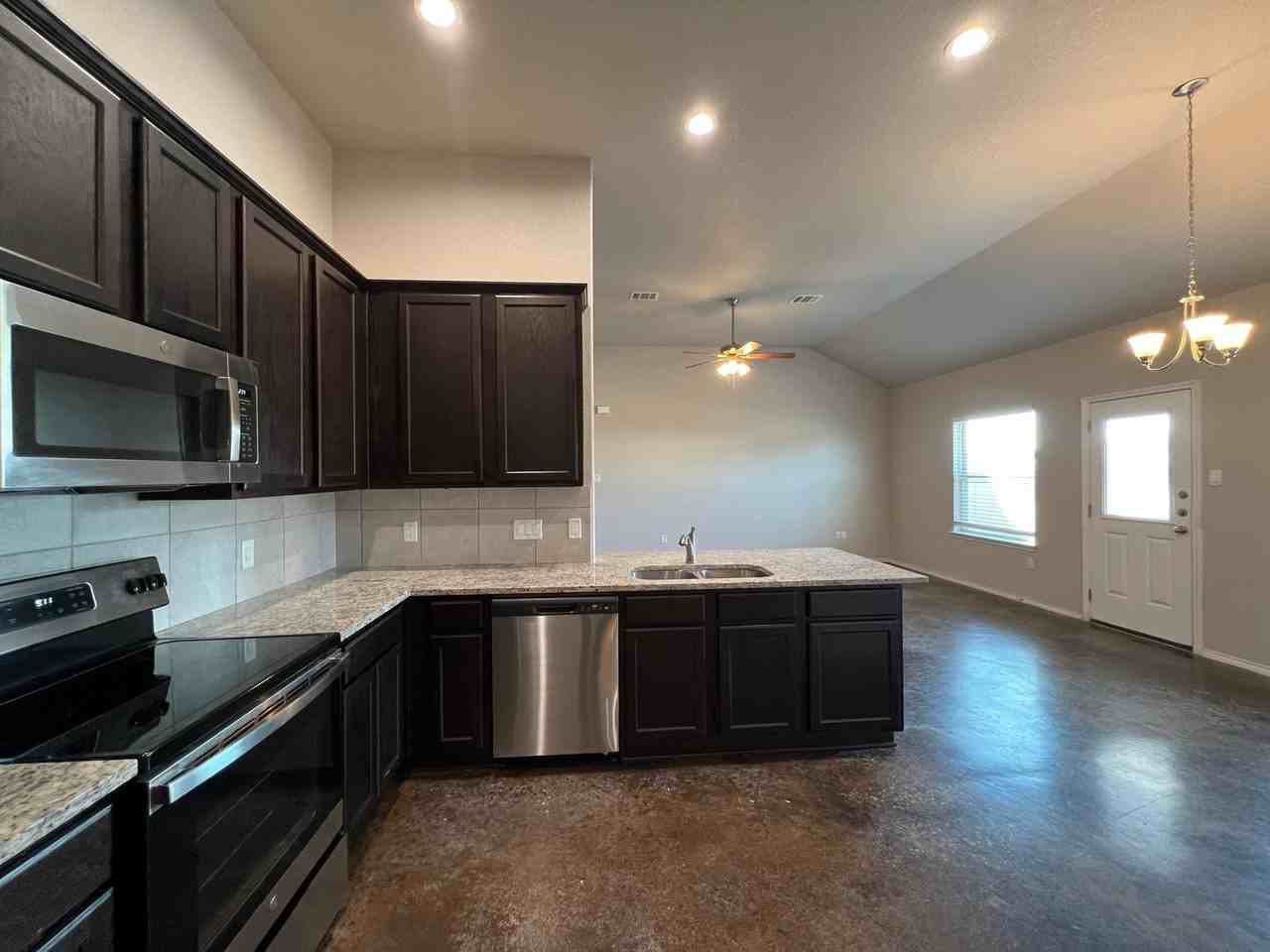1107 Renee Way - Photo 5 of 13