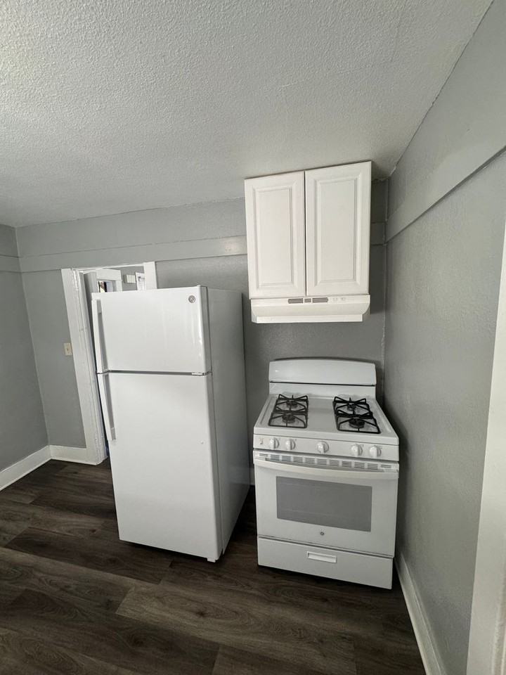 142 W Valencia Dr - Photo 4 of 21