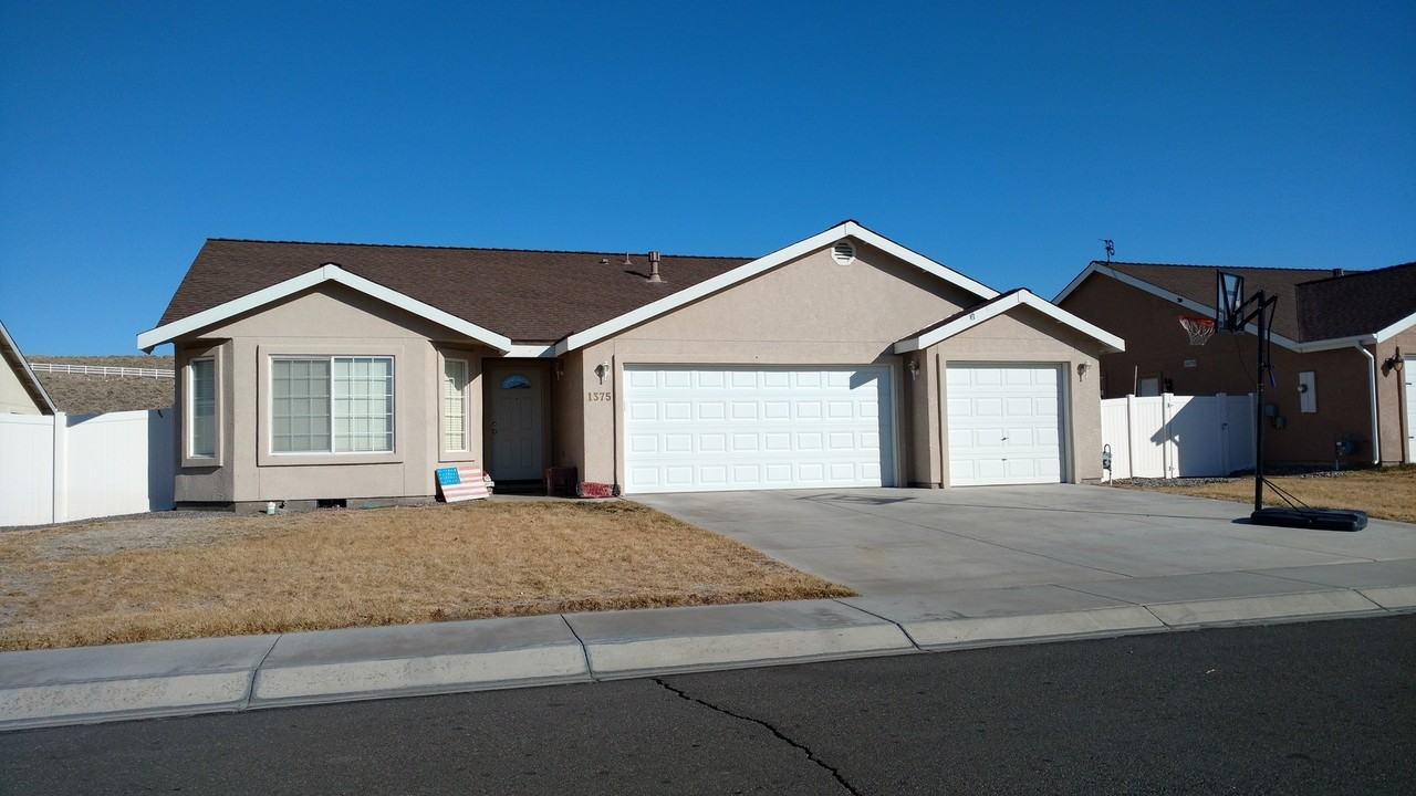 1375 White Bluffs Cir
