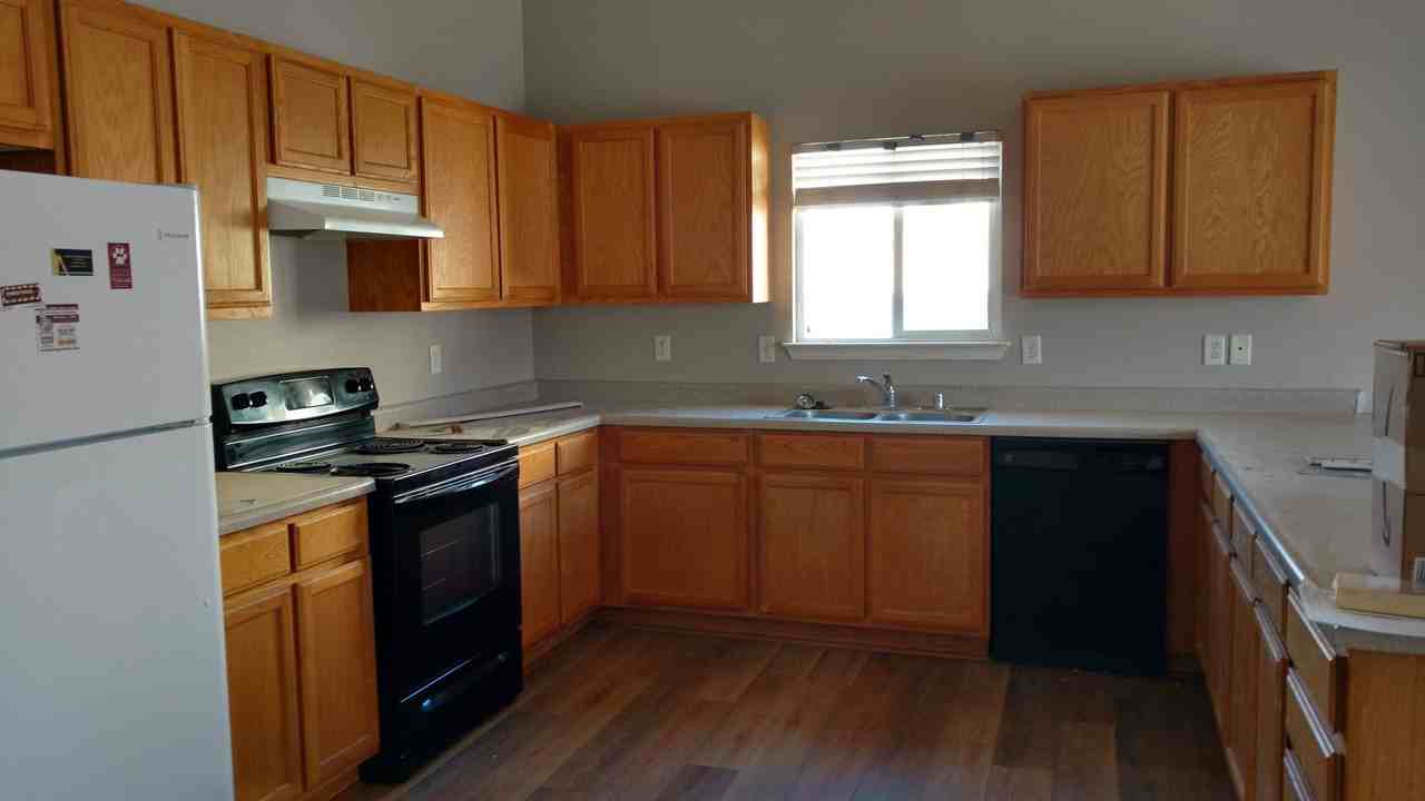 1375 White Bluffs Cir - Photo 5 of 16